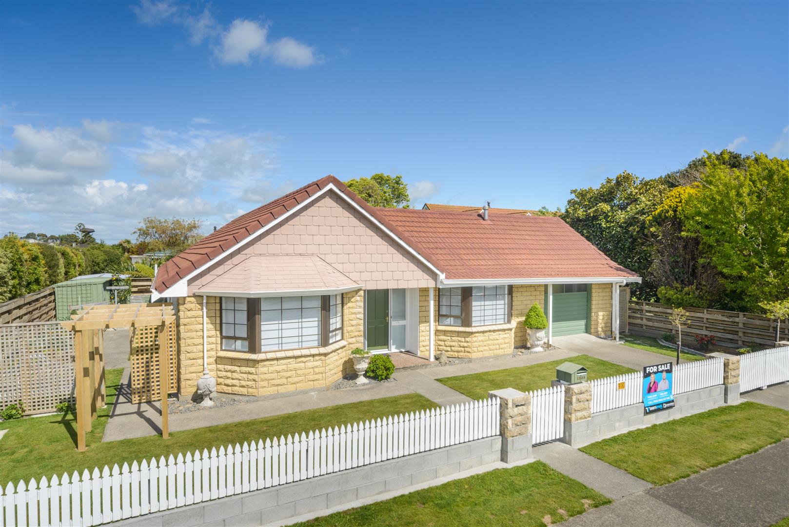 Bulls Real Estate Houses for Sale in Bulls with Team Lewis